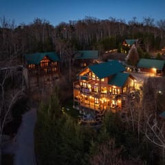Grand Views|3 King suites|Arcade|Theatre|Hot-tub